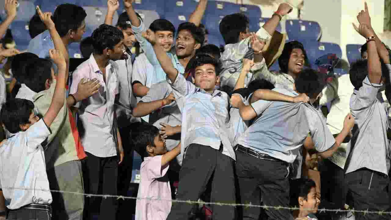 APL-4: అట్టహాసంగా టోర్నీ ఏపీఎల్‌-4 ప్రారంభం..