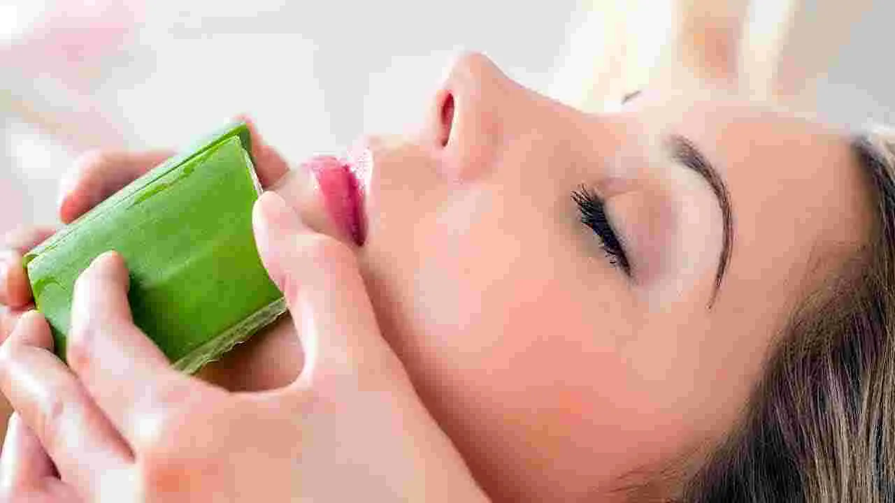 Beauty Tips: రాత్రి పడుకునే ముందు ఇలా చేస్తే.. ముఖం మెరిసిపోతుంది.. 