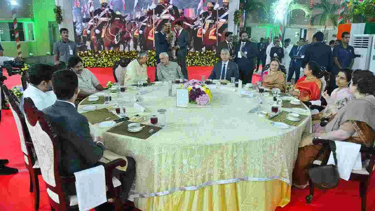 At Home in AP Raj Bhavan: రాజ్‌భవన్‌‌లో ఎట్ హోమ్.. హాజరైన సీఎం, డిప్యూటీ సీఎం దంపతులు