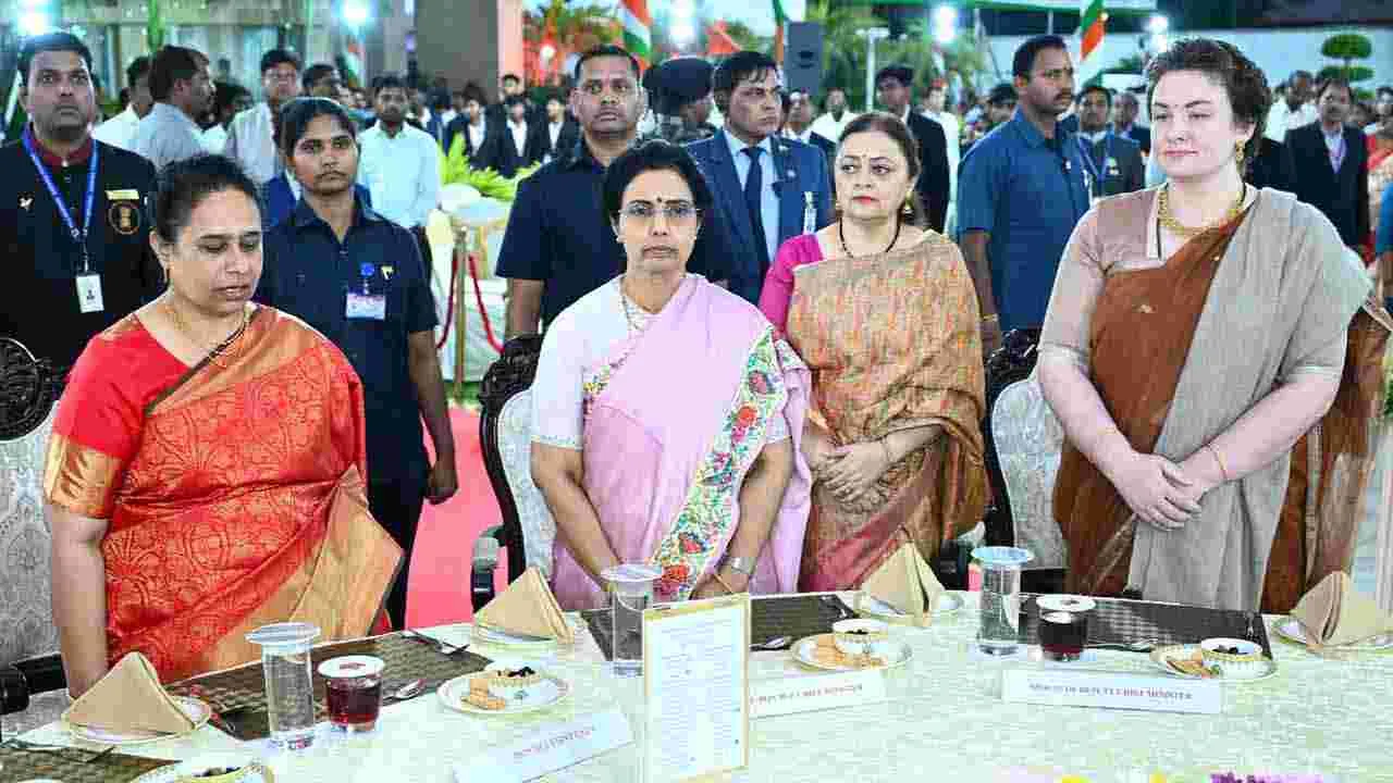 At Home in AP Raj Bhavan: రాజ్‌భవన్‌‌లో ఎట్ హోమ్.. హాజరైన సీఎం, డిప్యూటీ సీఎం దంపతులు