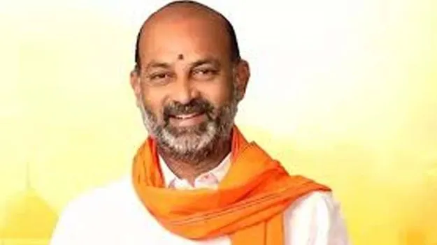 Minister Bandi Sanjay: స్థానిక భాషల్లో.. సైబర్‌ మోసాలపై అవగాహన కల్పించండి