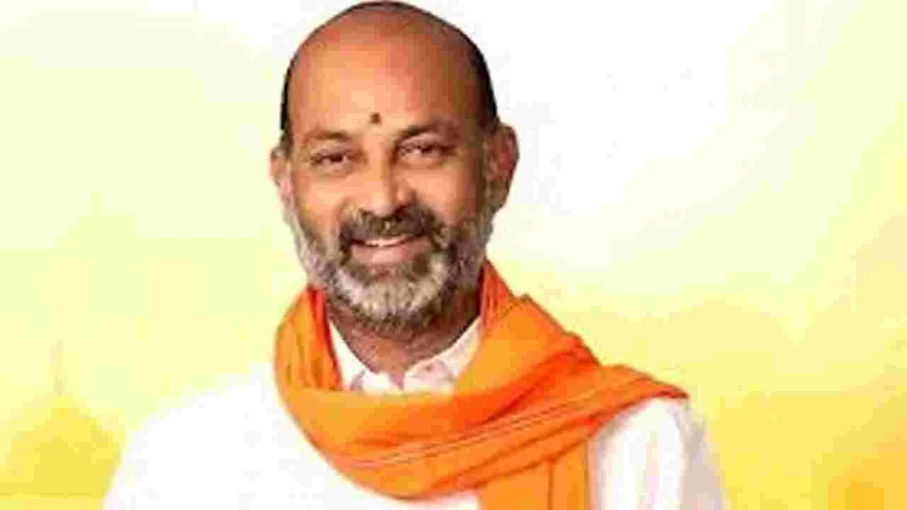 Minister Bandi Sanjay: స్థానిక భాషల్లో.. సైబర్‌ మోసాలపై అవగాహన కల్పించండి