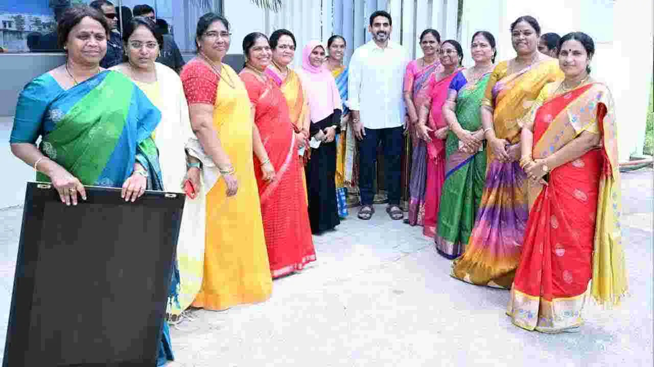National Handloom Day: నేతన్నలకు తెలుగుదేశం పార్టీకి అవినాభావ సంబంధం ఉందని: సీఎం చంద్రబాబు నాయుడు
