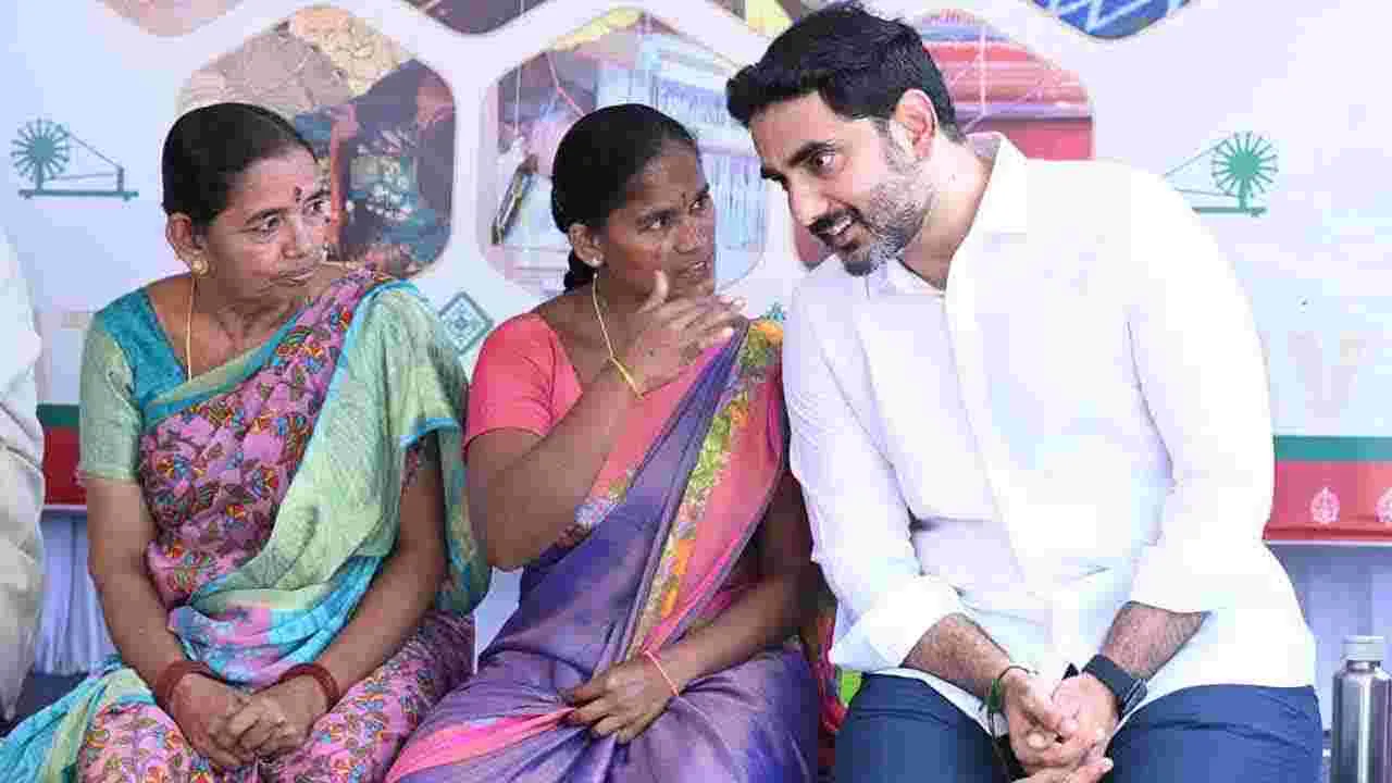 National Handloom Day: నేతన్నలకు తెలుగుదేశం పార్టీకి అవినాభావ సంబంధం ఉందని: సీఎం చంద్రబాబు నాయుడు