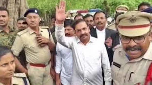 Kakani Govardhan Reddy: జైలు నుంచి కాకాణి విడుదల