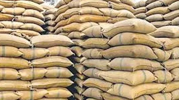 Broken Rice Auction: 1.40 లక్షల టన్నుల దొడ్డు బియ్యం వేలం