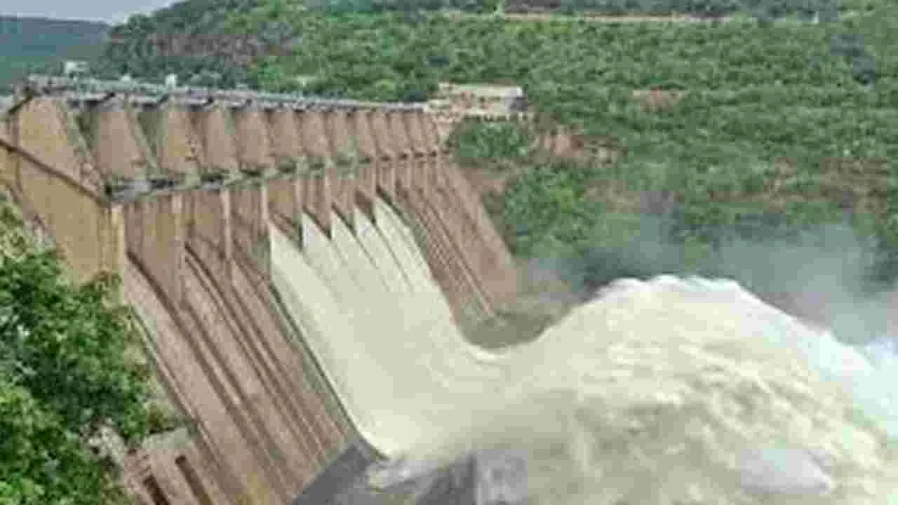 Floodwater Fills Srisailam Dam: శ్రీశైలం కళకళ 