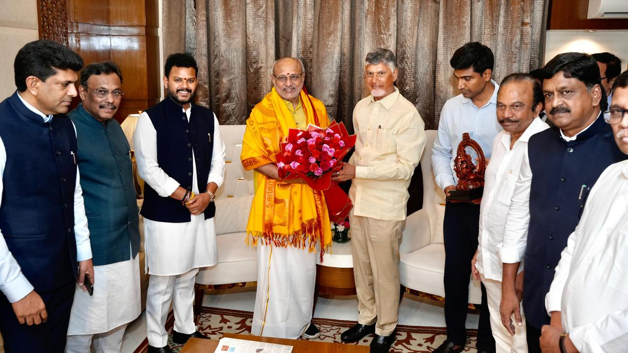 CM Chandrababu Delhi Tour : NDA ఉపరాష్ట్రపతి అభ్యర్థి సీపీ రాధాకృష్ణన్‌నుతో చంద్రబాబు మర్యాదపూర్వక భేటీ