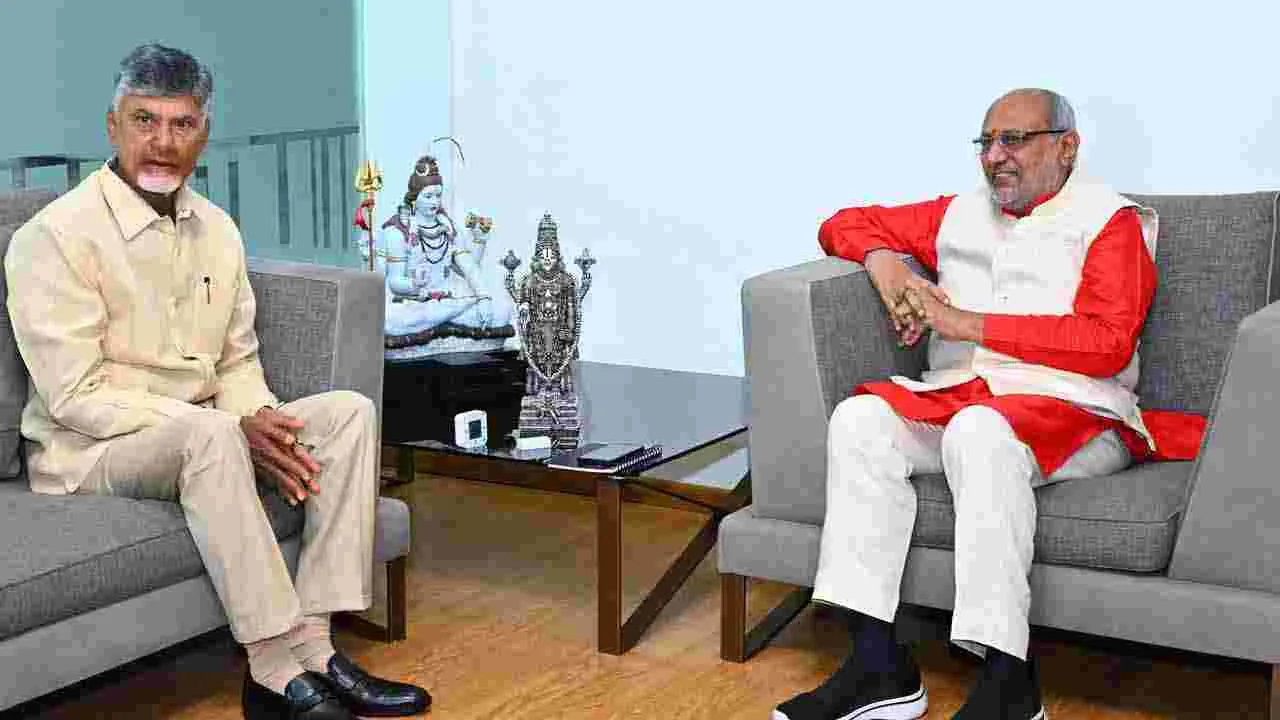 Chandrababu Meets Radhakrishnan: రాధాకృష్ణన్..  దేశానికి , ఉపరాష్ట్రపతి పదవికి గౌరవం తెస్తారు: సీఎం చంద్రబాబు