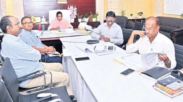 పనితీరు మార్చుకోకుంటే చర్యలు 