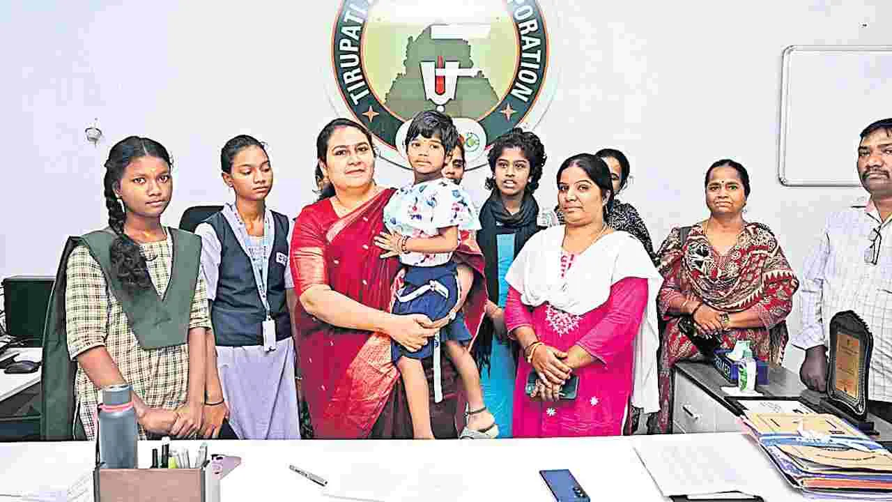 Commissioner: 7 బంగారు కుటుంబాల దత్తత 