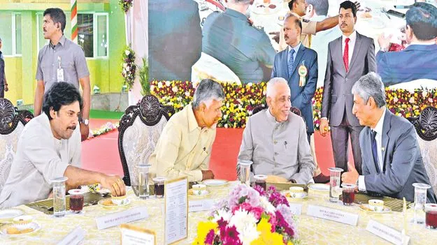Governor Hosts Grand At Home: రాజ్‌భవన్‌లో ఘనంగా ఎట్‌ హోమ్‌