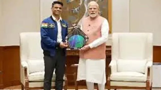 PM Modi Meets Shubhanshu Shukla: భారత్‌కు 50 మంది వ్యోమగాములు అవసరం శుభాన్షు శుక్లాతో ప్రధాని మోదీ