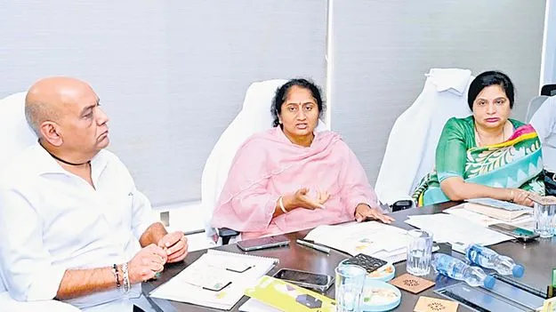 Minister Savitha: అర్హులైన చేనేతలందరికీ ముద్ర రుణాలు