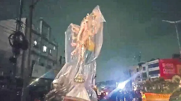 Fatal Electric Shocks: వినాయక విగ్రహాల తరలింపులో విద్యుదాఘాతాలు