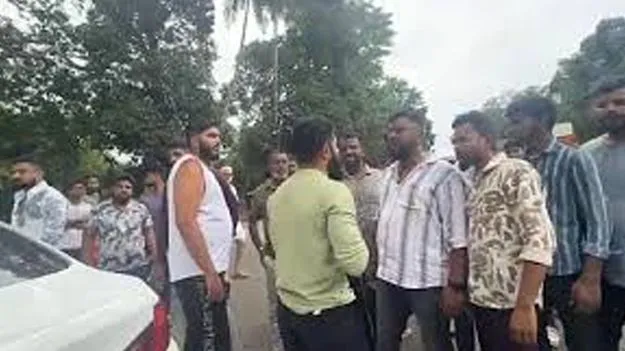 Tension in Dharmasthala: దర్మస్థళలో ఉద్రిక్తత.. రిపోర్టర్‌పై దాడి