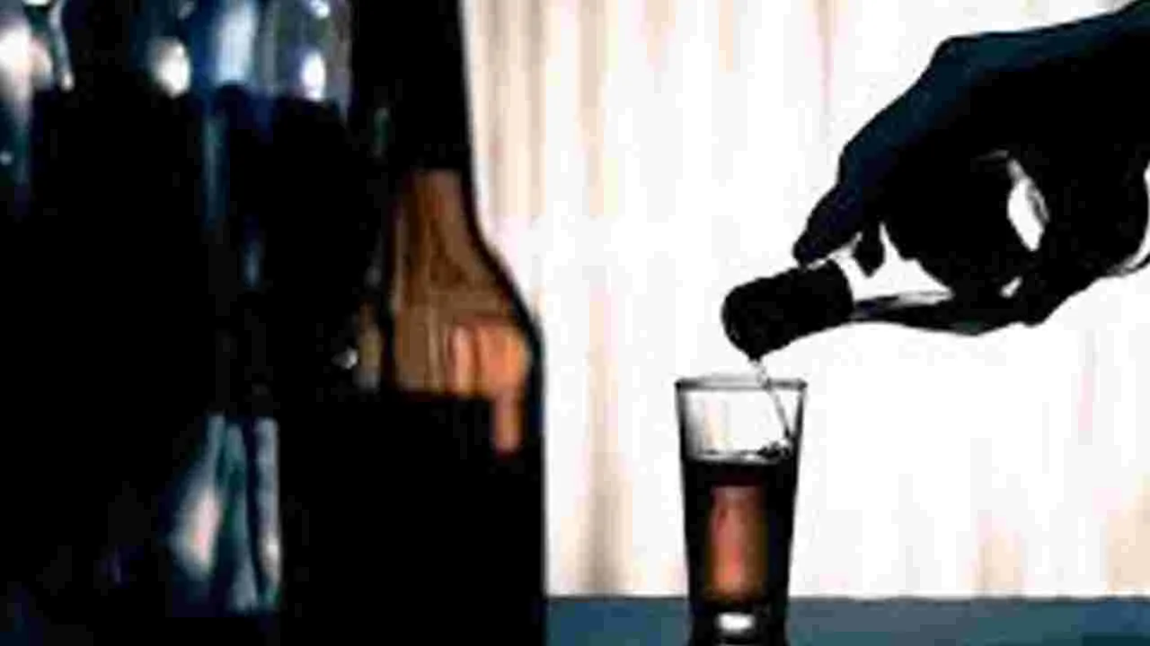 Toxic Liquor:పెరుగుతున్న కల్తీ సారా మృతులు