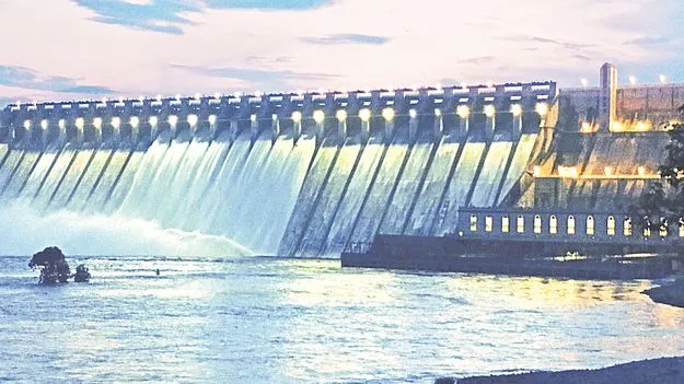 Krishna River Projects Overflow: మళ్లీ తెరుచుకున్న సాగర్‌ గేట్లు..