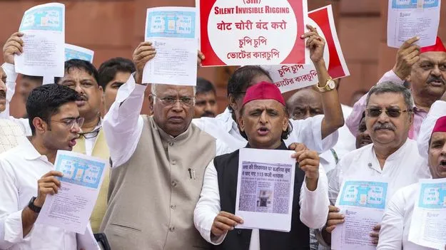 No Confidence Motion: సీఈసీపై అభిశంసన