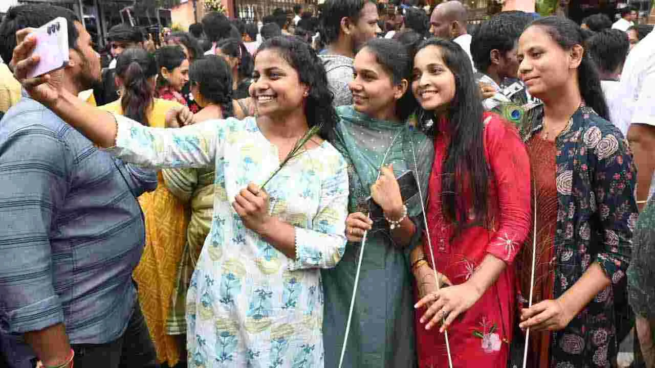 ఇస్కాన్ దేవాలయంలో ఘనంగా కృష్ణాష్టమి వేడుకలు