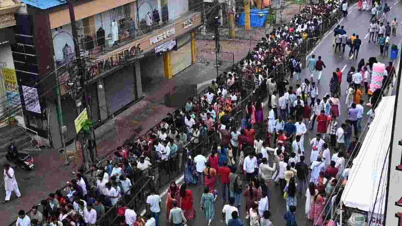 ఇస్కాన్ దేవాలయంలో ఘనంగా కృష్ణాష్టమి వేడుకలు