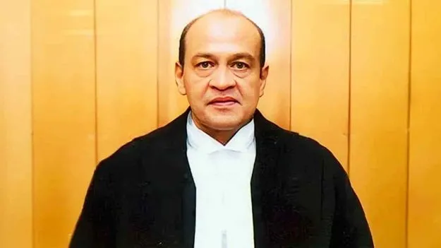 Justice Varma: జస్టిస్ వర్మ నోట్ల కట్టల ఉదంతం కీలక మలుపు.. అభిశంసన తీర్మానాన్ని స్వీకరించిన లోక్‌సభ స్పీకర్