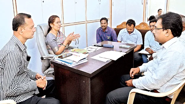 అభివృద్ధి పనులను త్వరగా ప్రారంభించండి