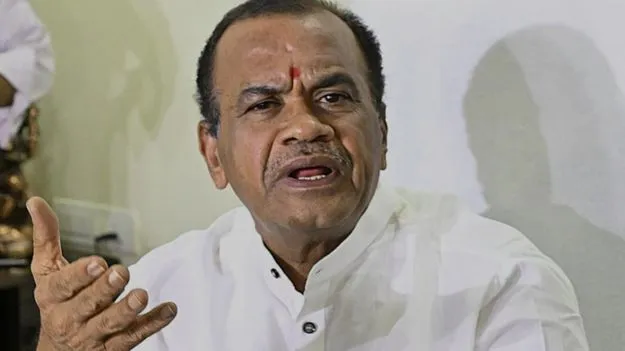 Komatireddy On CM Revanth: మేం సీనియర్లం..  రేవంత్ రెడ్డి జూనియర్.. అయినా.. 