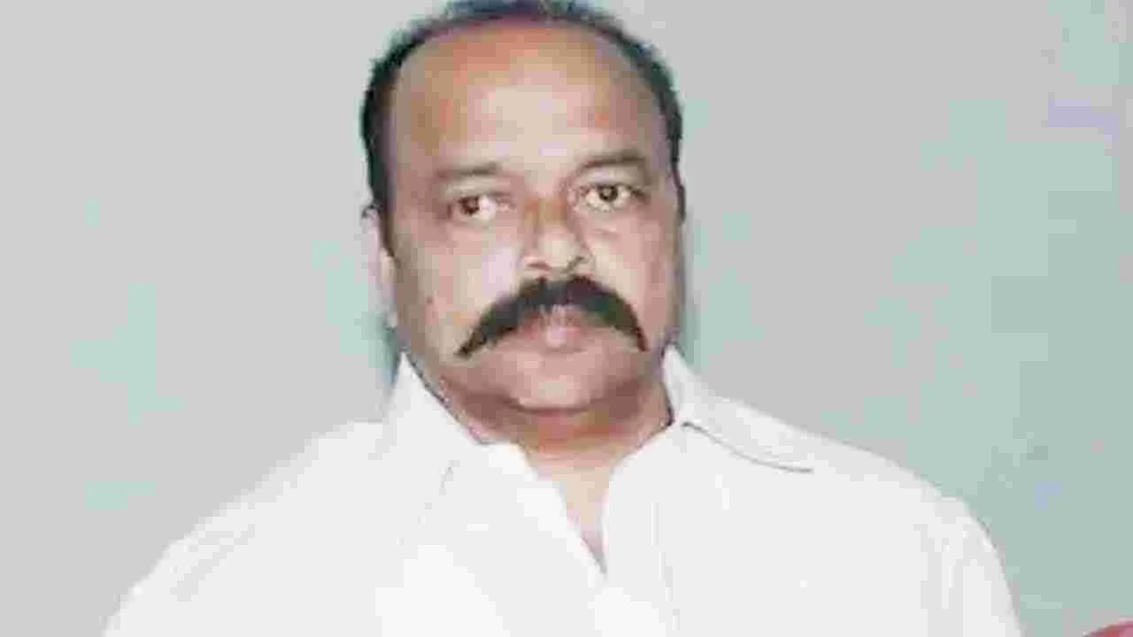 Congress: కొండా మురళితో కాంగ్రెస్ క్రమశిక్షణ కమిటీ సమావేశం.. ఎందుకంటే..