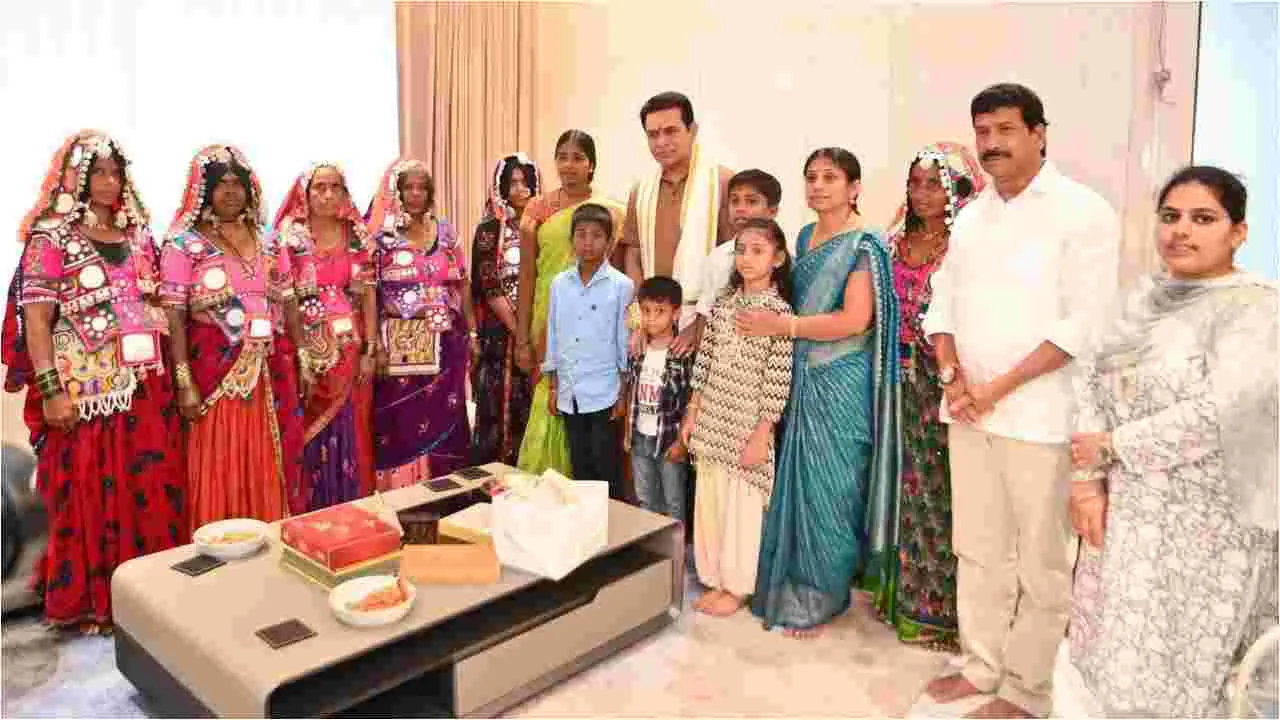 KTR: కేటీఆర్‌కు రాఖీ కట్టిన లగచర్ల జ్యోతి, లగచర్ల గిరిజనులు