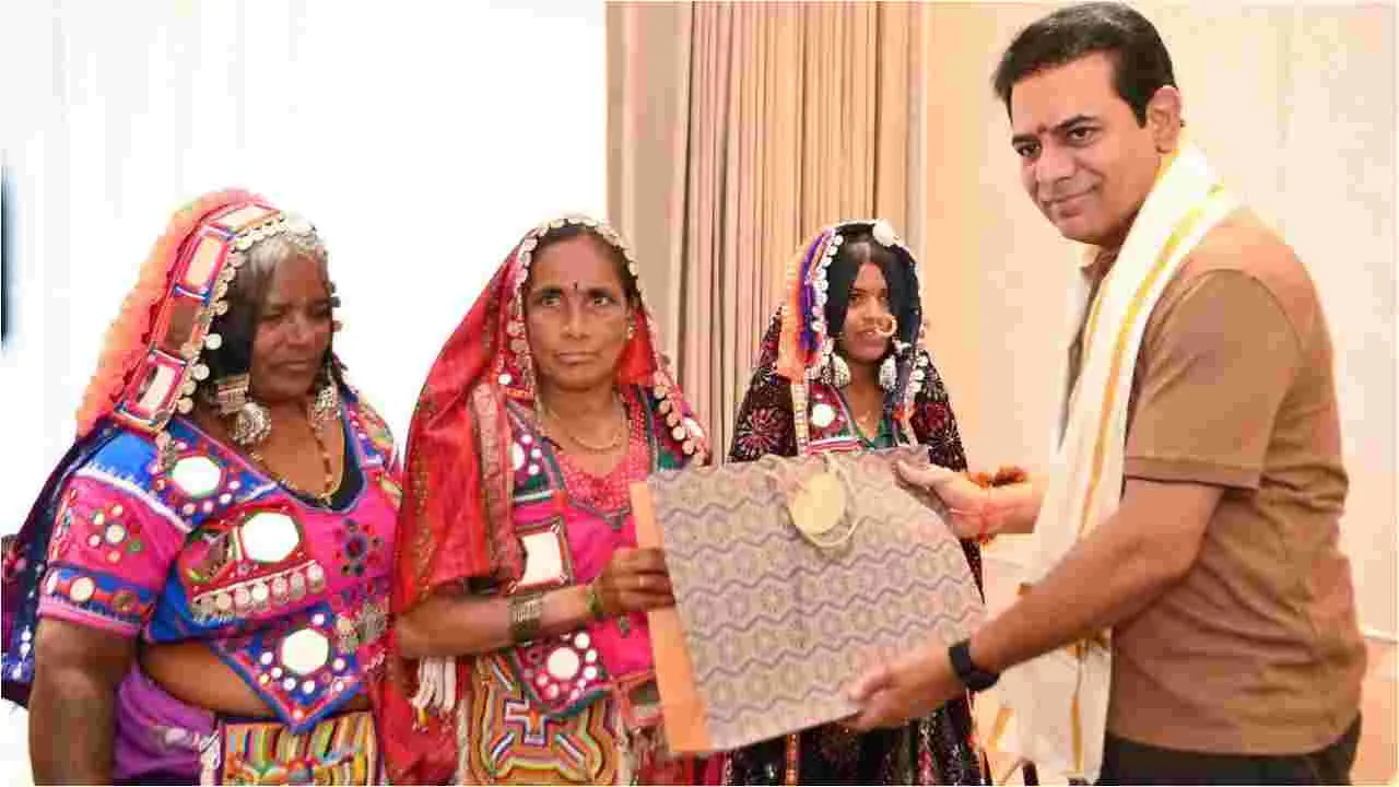 KTR: కేటీఆర్‌కు రాఖీ కట్టిన లగచర్ల జ్యోతి, లగచర్ల గిరిజనులు