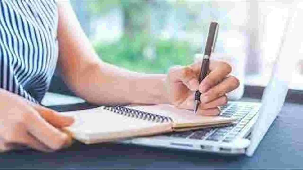 Left Handers Day: ఎడమచేతి వాడకం లోపం కాదు.. ప్రత్యేకతలు ఇవే..