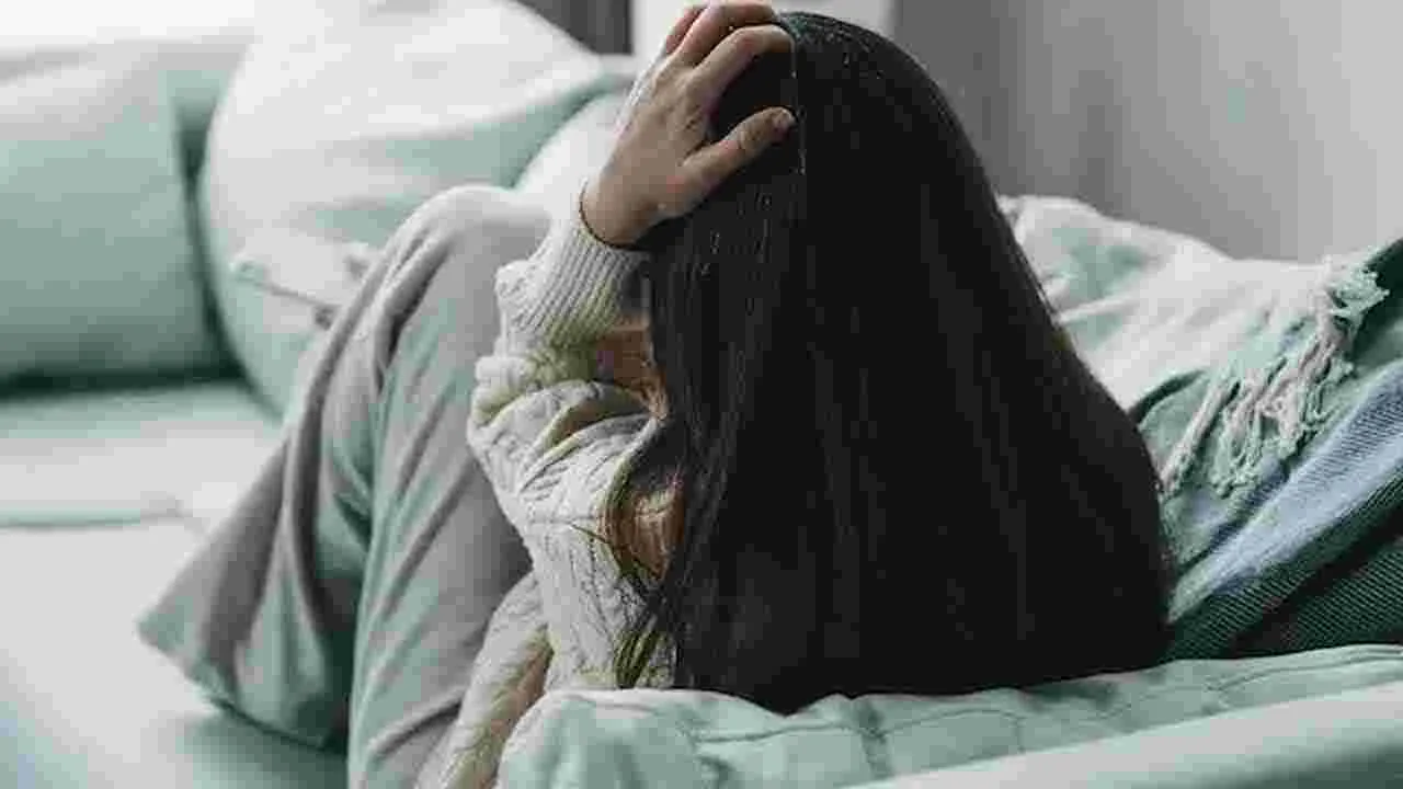 Sleeping Problems: తక్కువగా నిద్రపోతున్నారా.. అయితే ఈ సమస్యలు మీకూ రావొచ్చు.. 