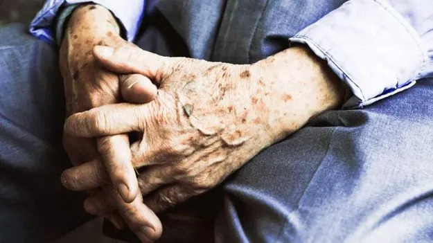 Mumbai Cyber Fraud: ఫేస్‌బుక్‌ ఫ్రెండ్ రిక్వెస్ట్‌ను యాక్సెప్ట్ చేసిన 80 ఏళ్ల వృద్ధుడికి భారీ షాక్.. దాదాపు రూ.9 కోట్ల నష్టం