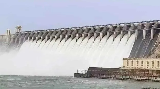 Full Water In Projects: భారీ వర్షాలు.. కళకళలాడుతోన్న ప్రాజెక్టులు