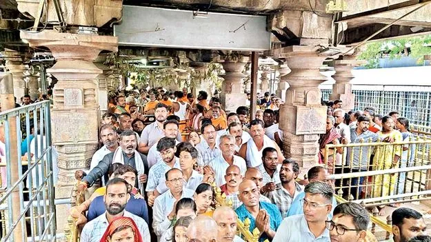 కిక్కిరిసిన మల్లన్న క్షేత్రం