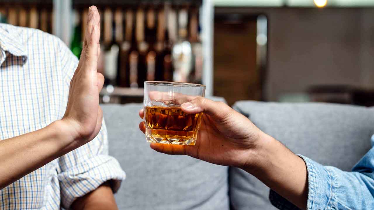 Health Tips: మద్యం మానేయడం వల్ల.. రోజు రోజుకూ శరీరంలో ఏం జరుగుతుందో తెలిస్తే ఆశ్చర్యపోతారు..