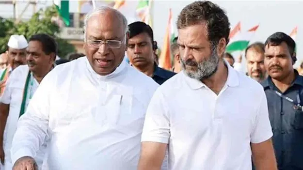 Rahul Gandhi Skip Red Fort: ఎర్రకోటకు వెళ్లని రాహుల్, ఖర్గే.. కారణం ఇదేనా?..