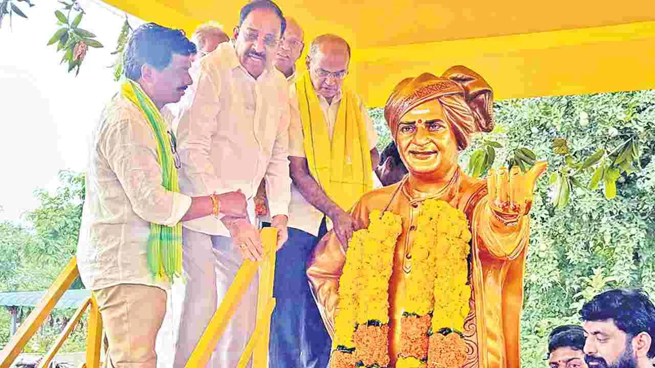 NTR Statue Unveiled in Nacharam: భద్రాద్రి జిల్లా నాచారంలో ఎన్టీఆర్‌ విగ్రహావిష్కరణ