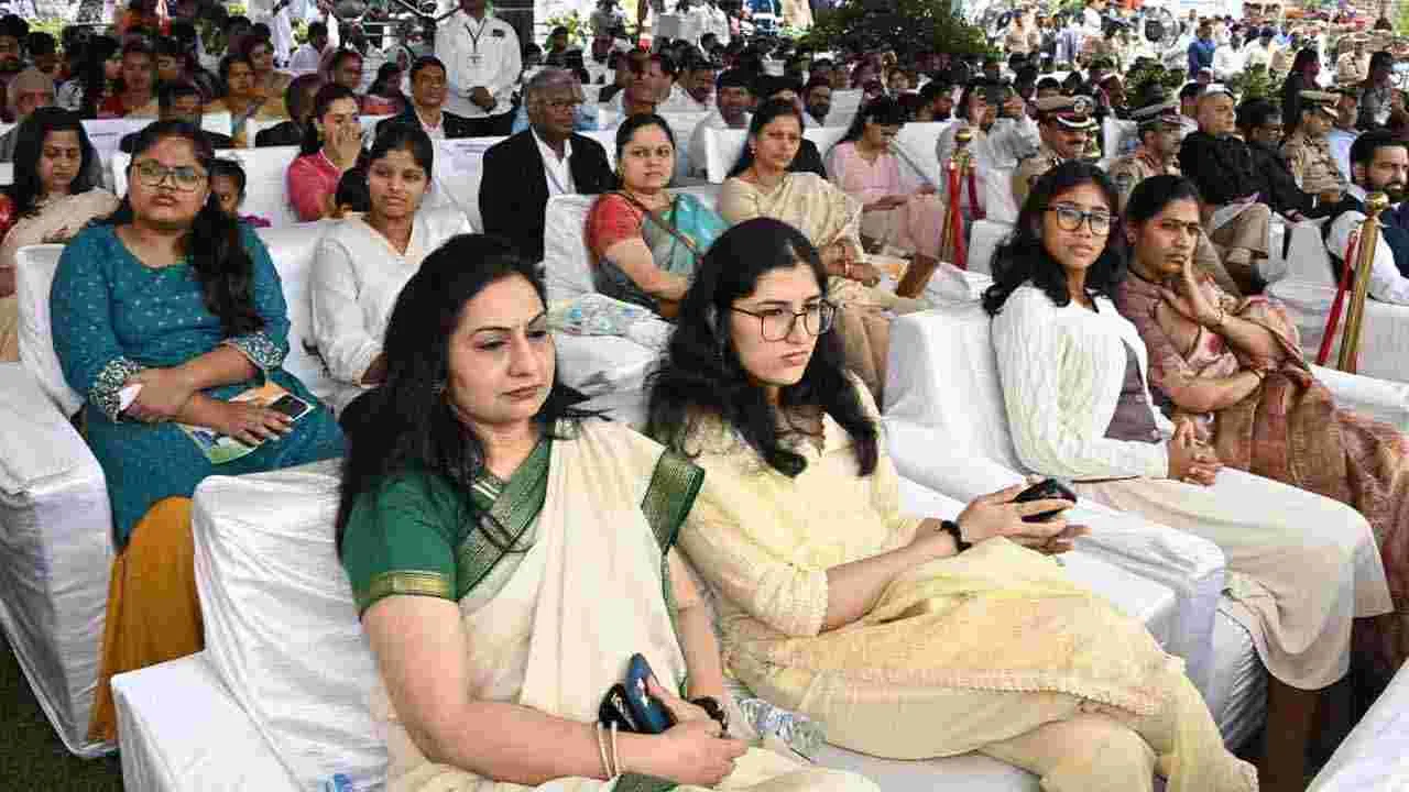 CM Revanth Reddy :  హైదరాబాద్ గోల్కొండ కోటలో జరిగిన 79వ  స్వాతంత్ర్య దినోత్సవ వేడుకల్లో ముఖ్యమంత్రి రేవంత్ రెడ్డి 