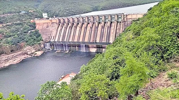 Flood Inflows to Krishna Projects: కృష్ణా ప్రాజెక్టులకు నిలకడగా వరద