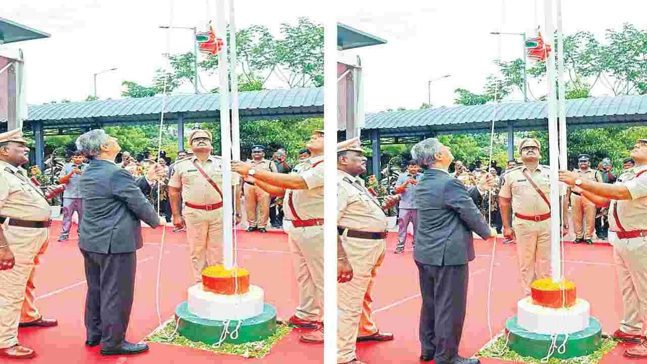 Justice Dheeraj Singh Thakur: హైకోర్టులో ఘనంగా పంద్రాగస్టు వేడుకలు