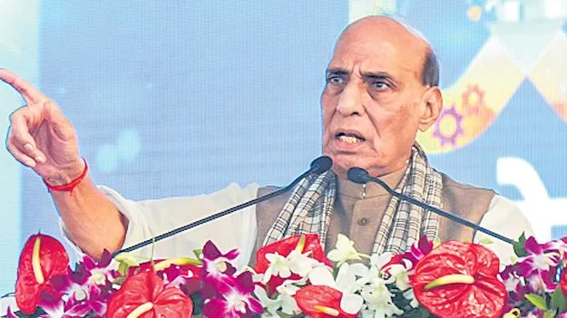 Rajnath Singh Criticizes Trump: భారత వృద్ధిని ఓర్వడం లేదు
