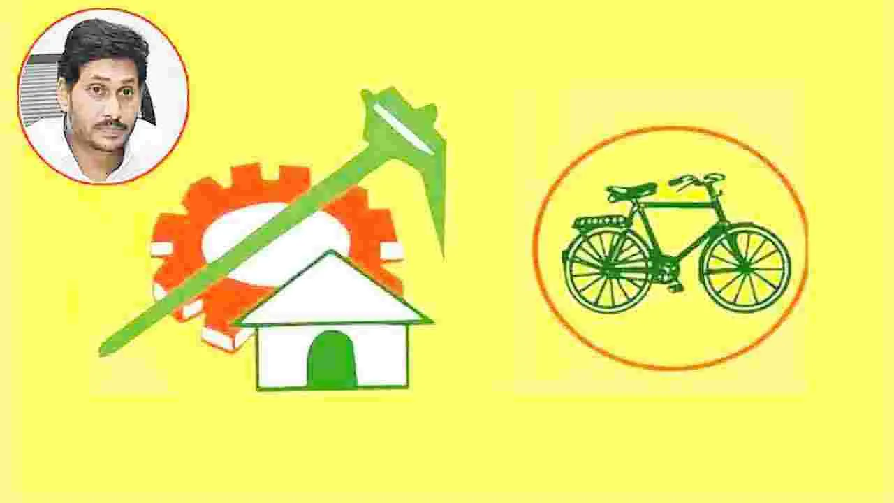 TDP Leaders: ఎన్నికల సంఘాన్ని కలిసిన టీడీపీ నేతలు.. ఎందుకంటే..