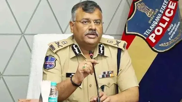 Ganesh Immersion 2025: హైదరాబాద్‌లో ప్రశాంతంగా గణనాథుల నిమజ్జనం.. 