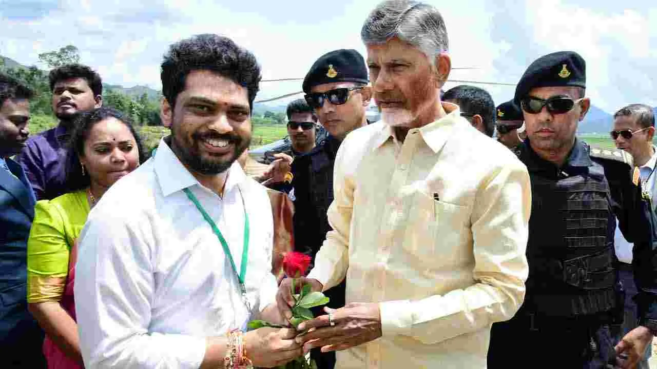 CM Forest Tour:  పాడేరు మండలం వంజంగిలో సీఎం చంద్రబాబు అడవి బాట