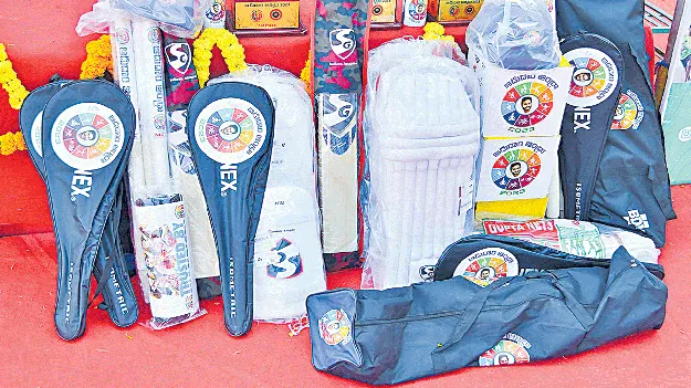 ఆట.. అవినీతి మేట