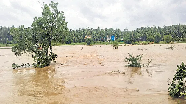 ఉధృతంగా వరద