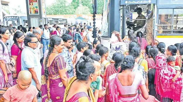 Stri Shakti Scheme: బస్టాండ్లు కిటకిట 