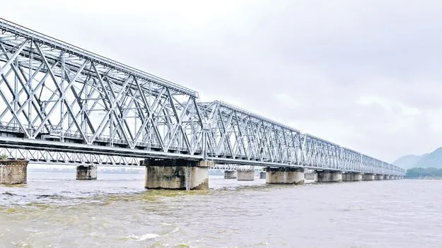 Heavy Flooding: కృష్ణానదికి భారీగా వరద